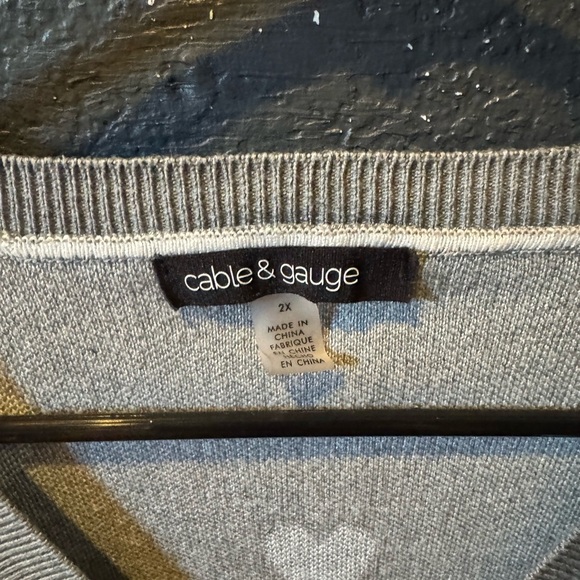 Cable & Gauge Gray and White Hearts V-Neck Sweater - Picture 3 of 5